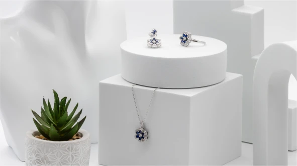 Discover Gold Jewellery for every signature moment