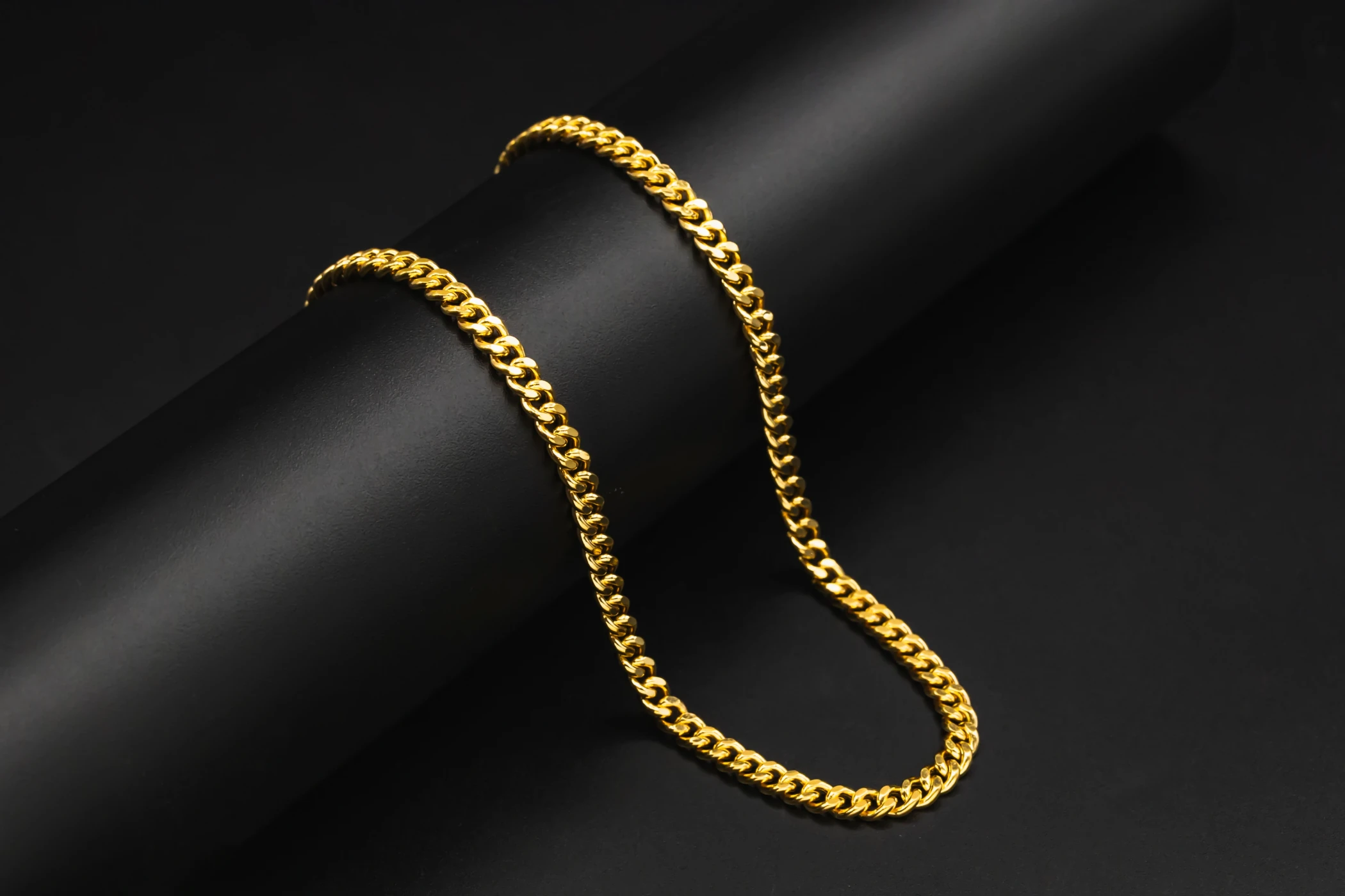 22ct Yellow Gold Curb Chain 22.5" 23.5g